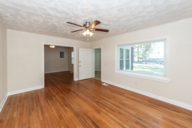 Building Photo - 2139 Pierpont Ave