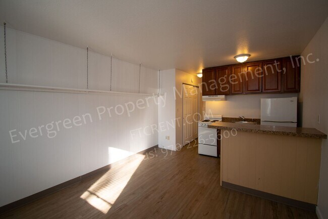 Building Photo - 500 Laporte Ave