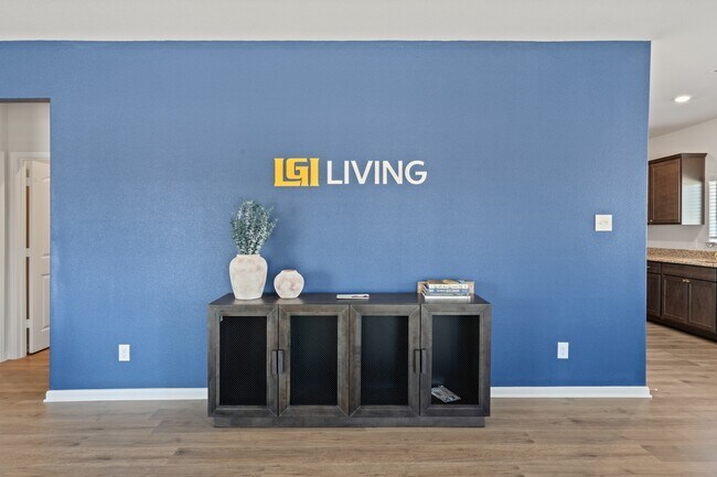Building Photo - 105 Magnolia Blvd