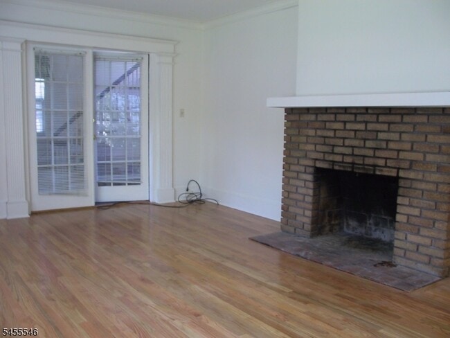 Building Photo - 373 Claremont Ave