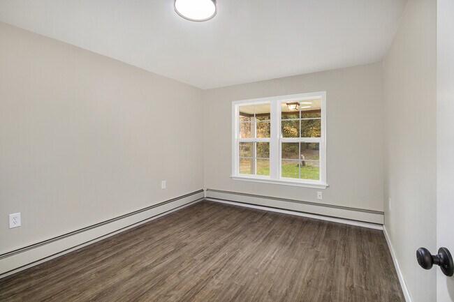 Building Photo - 11425 Hibner Rd