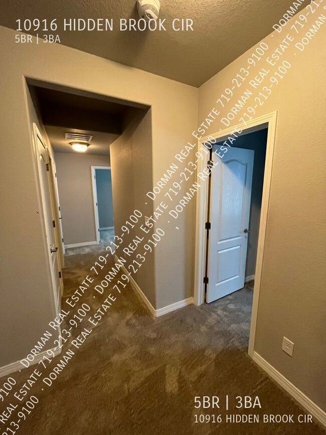 Building Photo - 10916 Hidden Brook Cir
