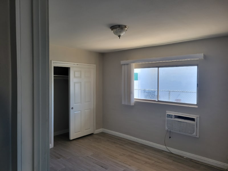 Building Photo - 2129 Ballard Dr