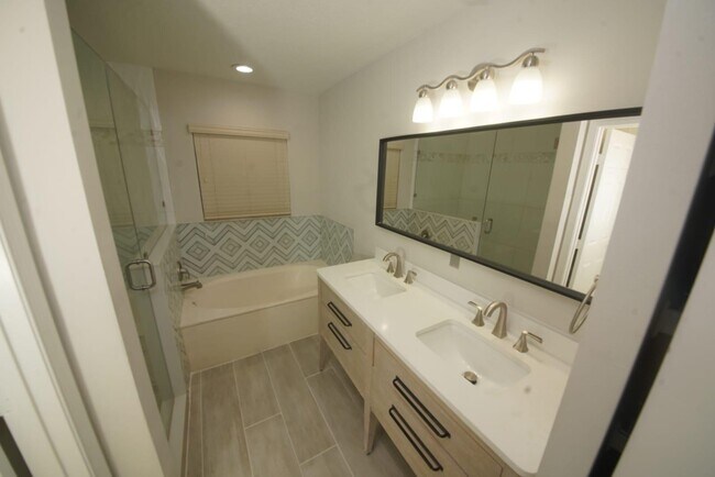 Building Photo - 5095 Rambler Rose Way