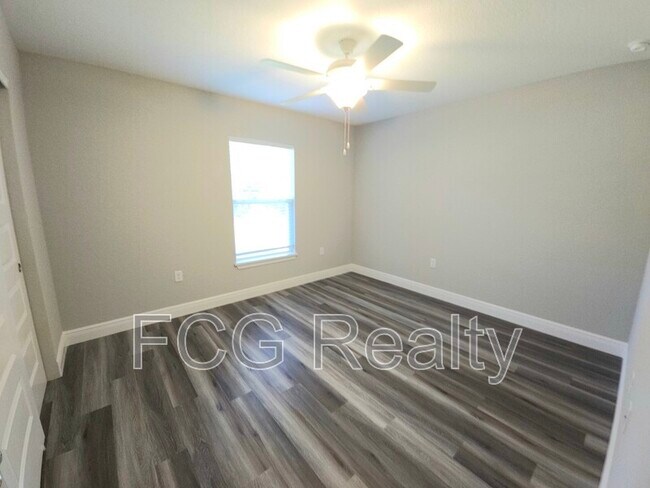 Building Photo - 7 Hemlock Radial Ln