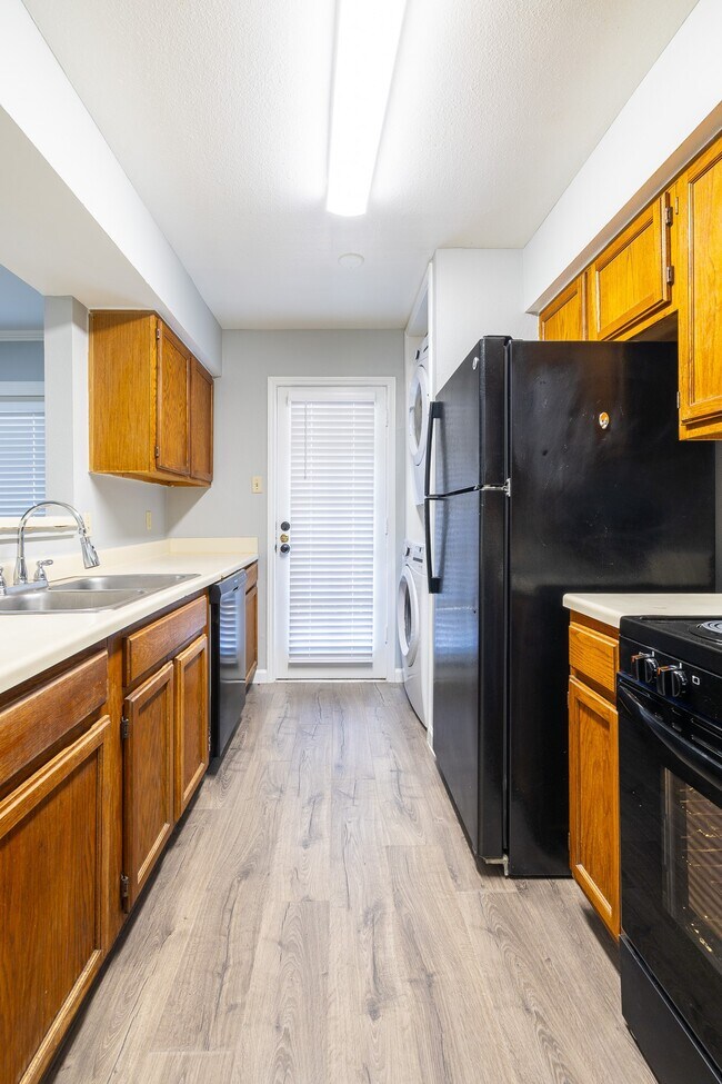 Building Photo - 14600 Fonmeadow Dr