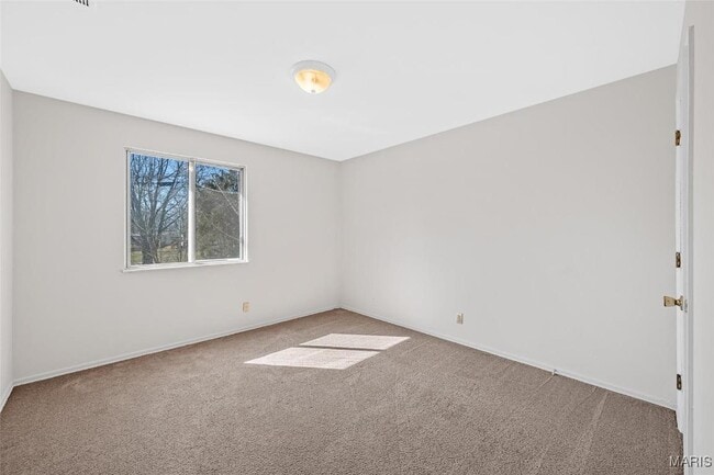 Building Photo - 22 E Rock Creek Manor