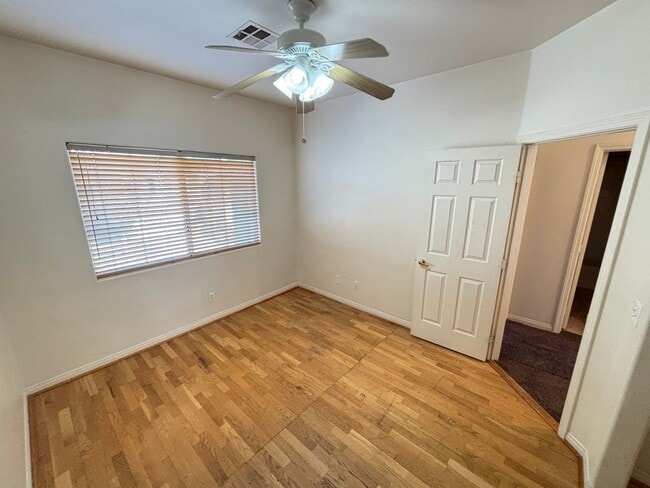 Building Photo - Gorgeous 3BED / 2.5 BATH home located in the gated community of Peccole Ranch. Make the Move for ...