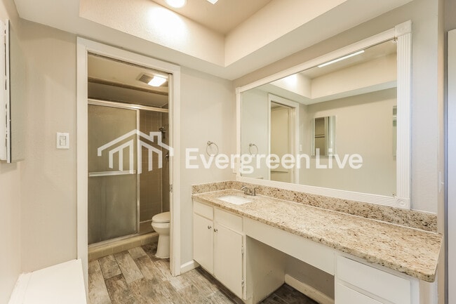 Building Photo - 274 Meadow Path Dr