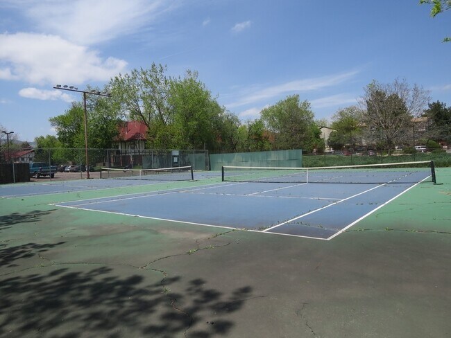 Building Photo - Charming Updated One Bedroom Apartment In North Boulder!