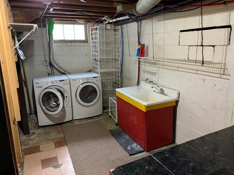 Basement Laundry - 2902 Wood Street