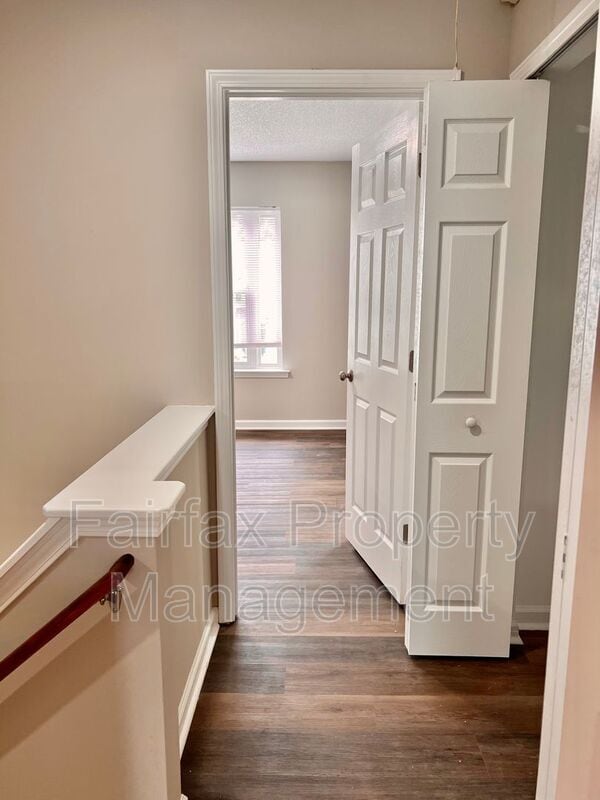 Building Photo - 201 Ridge Lake Dr