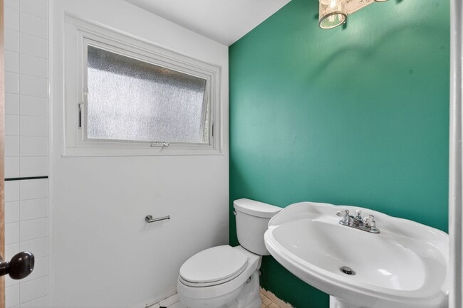 Building Photo - 420 Colusa Pl