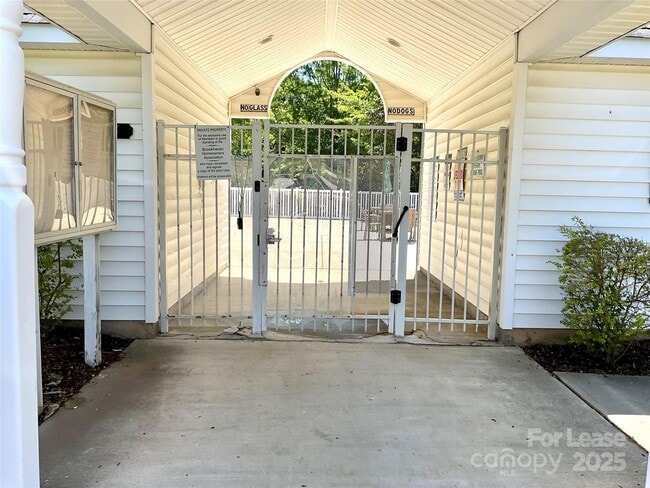 Building Photo - 130 Mangum Cir