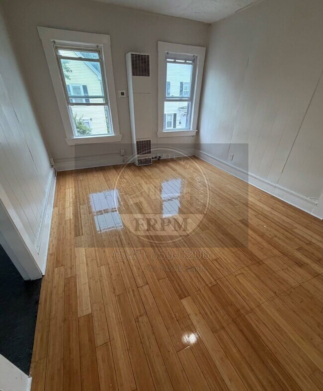 Building Photo - 441 Rivet St