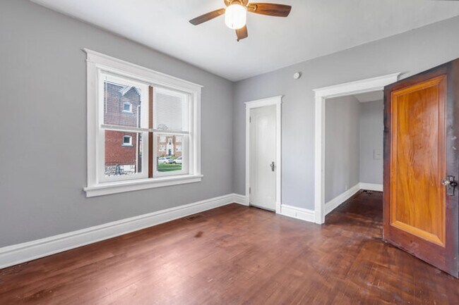 Building Photo - 4202 Lawn Ave