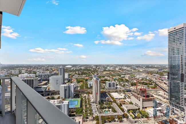 Building Photo - 851 NE 1st Ave