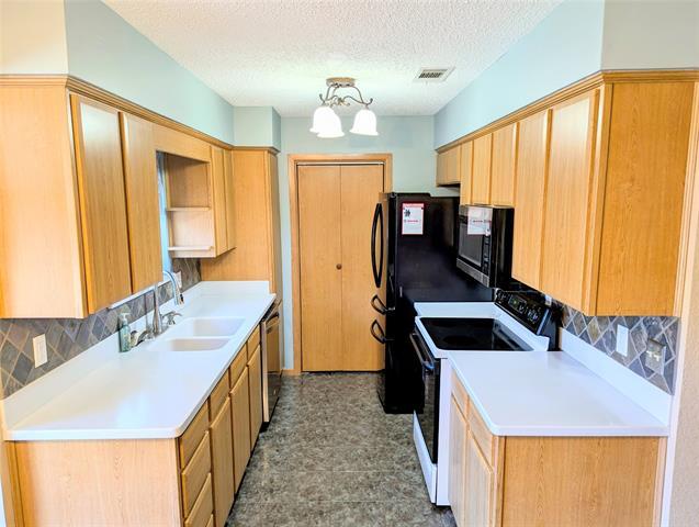 Building Photo - 2100 N Rough Creek Ct
