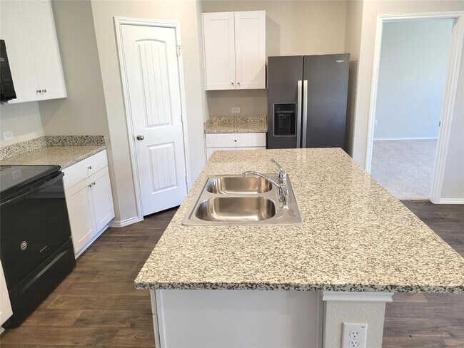 Building Photo - 6012 Brocade Dr