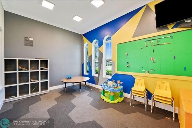 Building Photo - 8517 Waterstone Blvd