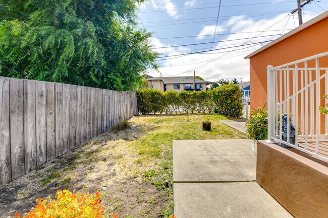 Building Photo - 2355 21st St