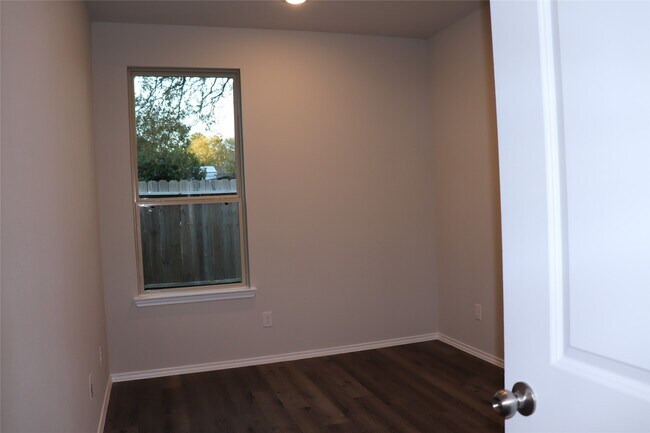 Building Photo - 11633 Vistawood St
