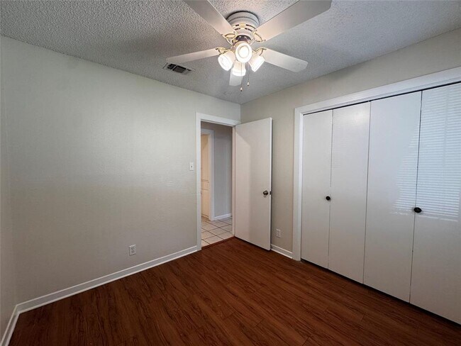 Building Photo - 5916 Cherry Loop