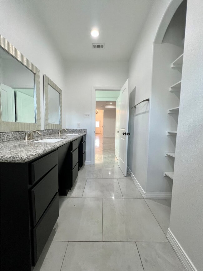 Building Photo - 8575 TX-105