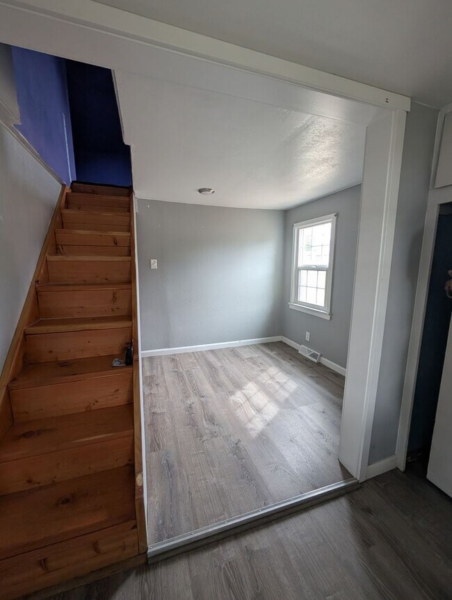 Building Photo - 515 Miller Ave