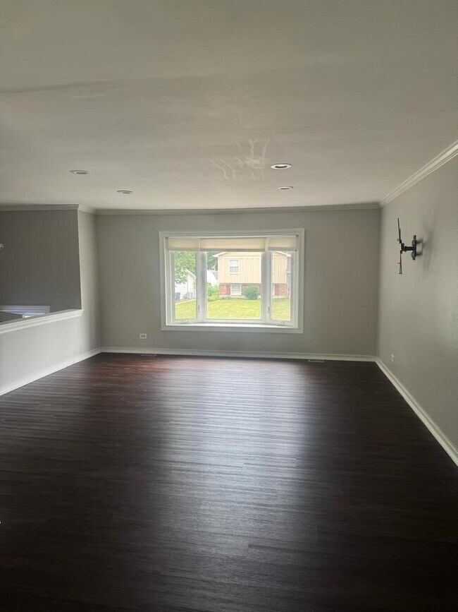 Building Photo - 980 Brush Hill Ln