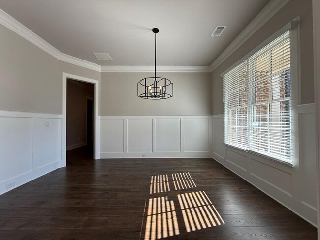 Building Photo - 535 Settles Brook Court