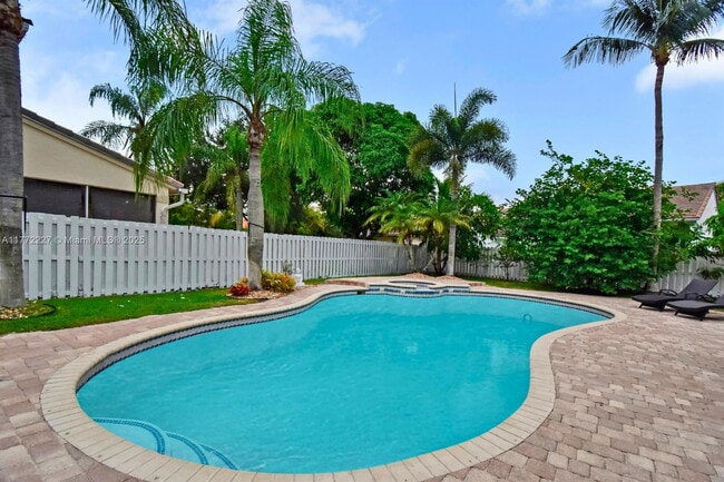 Building Photo - Verona Lake Drive, Weston, FL 33326 - 4 BR 2.5 BA single-family home