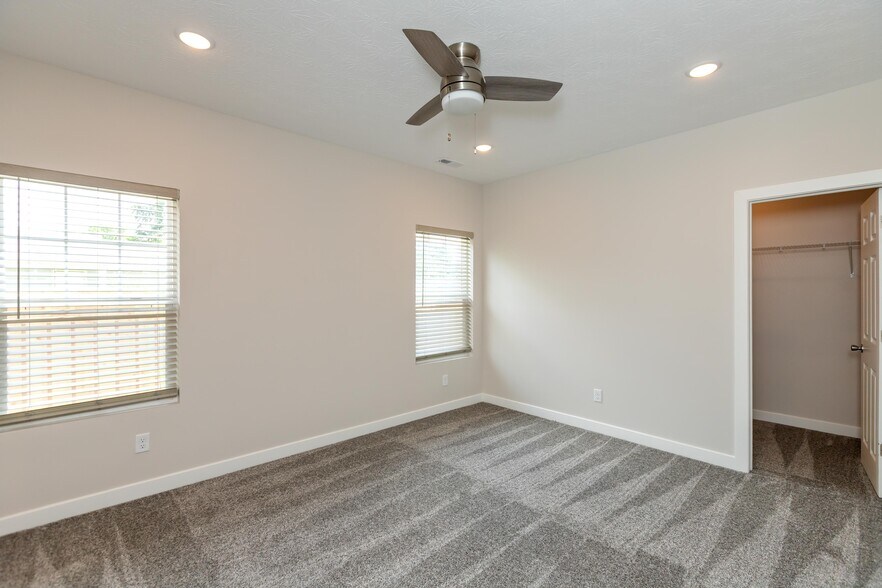 Downstairs Unit B Primary Bedroom - 752 N Elder Ave