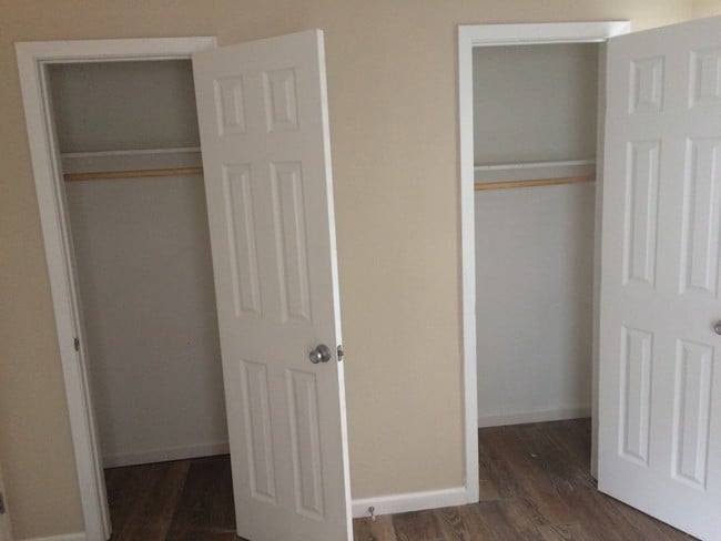 Building Photo - 1712 Poage Ave