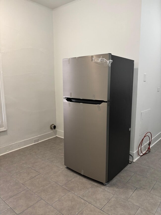 Building Photo - 403 W Hampton Ave