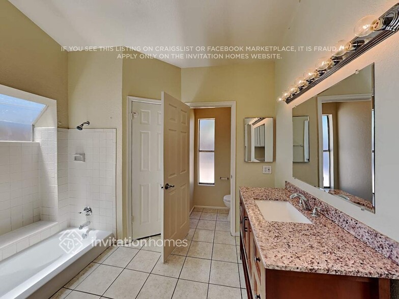 Building Photo - 4944 W Wescott Dr