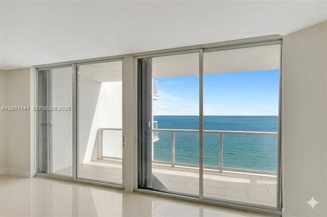 Building Photo - 16485 Collins Ave