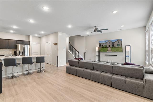 Building Photo - 2224 Davenport Dr