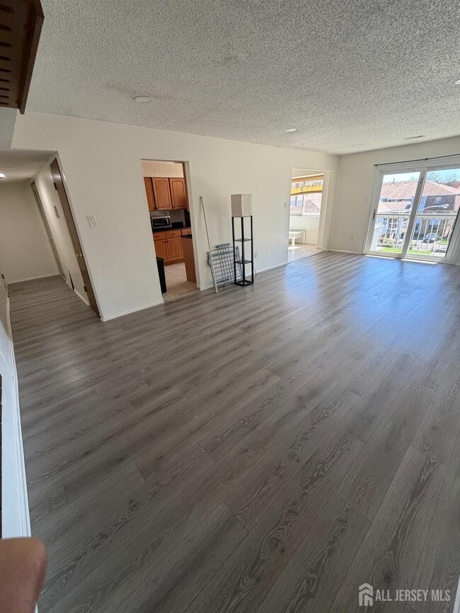 Building Photo - 510 Edison Glen Terrace