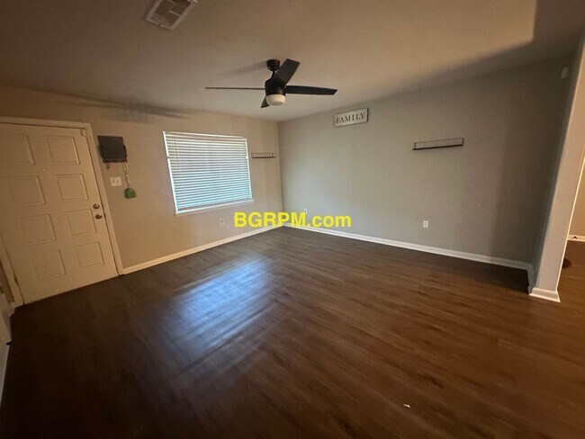 Building Photo - 3 Bed House for rent in NLR