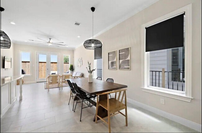 Building Photo - 3703b Bolin Rd