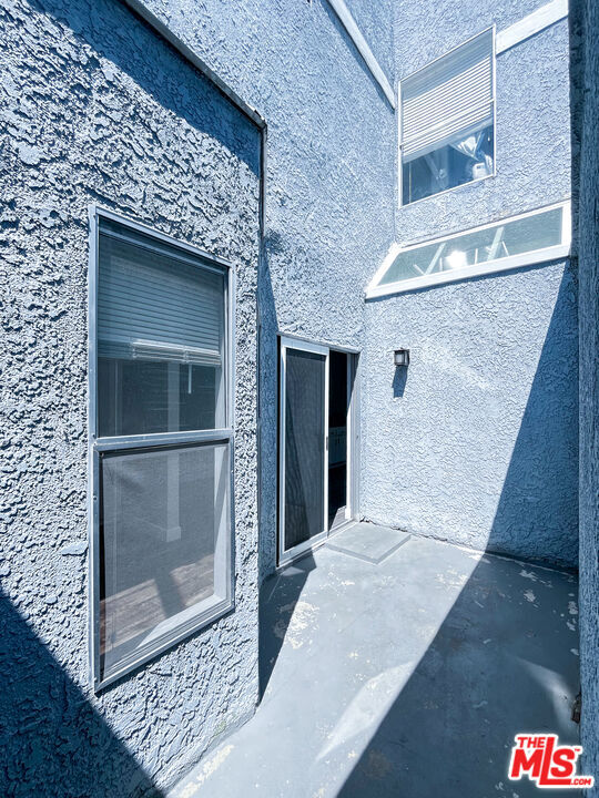 Building Photo - 9939 Topanga Canyon Blvd
