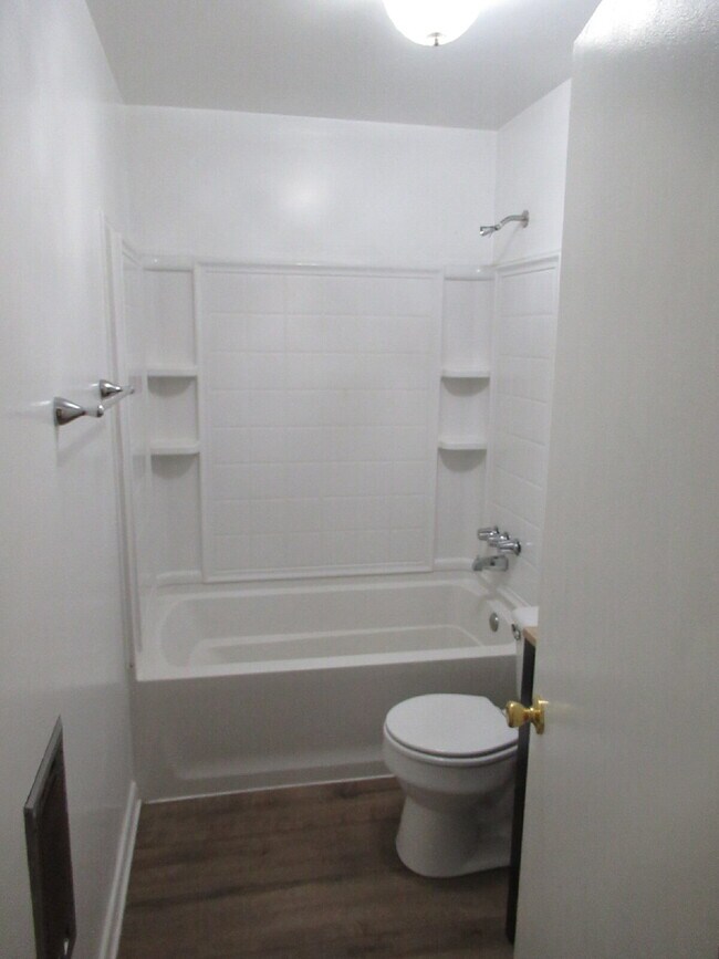 Building Photo - For Rent in the North Lincoln School Distr...