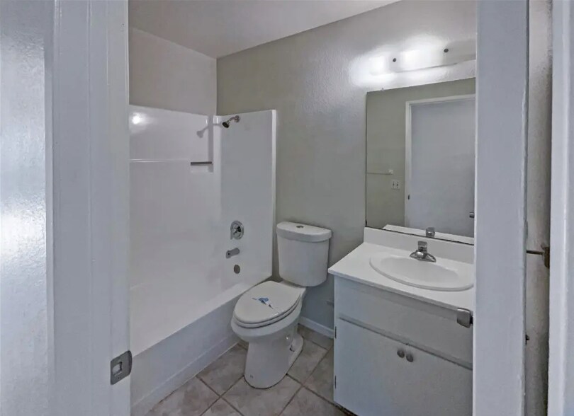 Building Photo - 22257 Emerald St