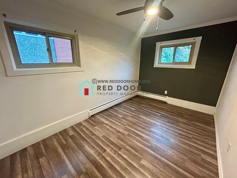 Building Photo - 1104 2nd Ave S