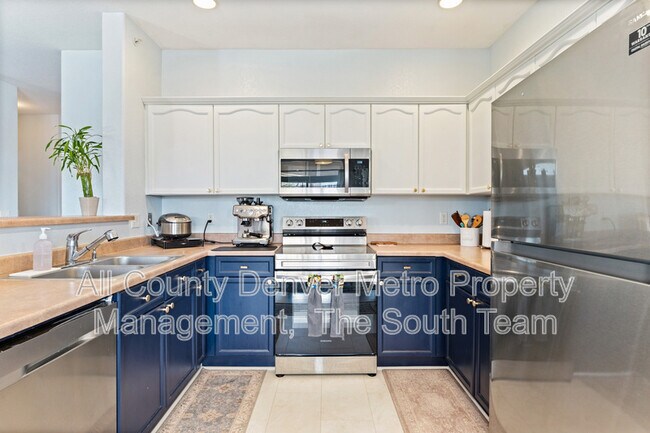 Building Photo - 8427 S Hoyt Way