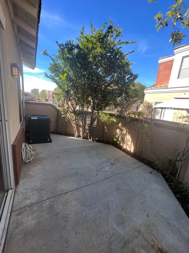 Private downstairs patio - 28 Santa Barbara Ct