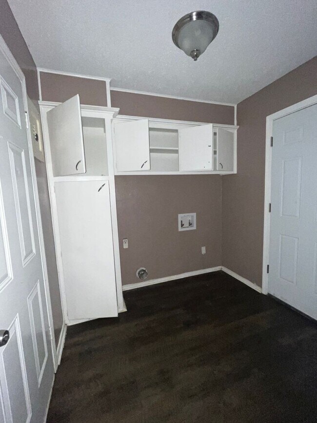 Building Photo - 1614 58th St