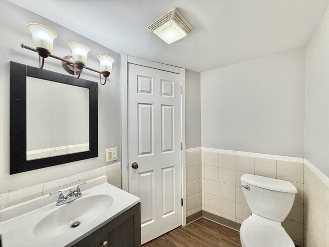 Building Photo - 710-712 S Ringold St