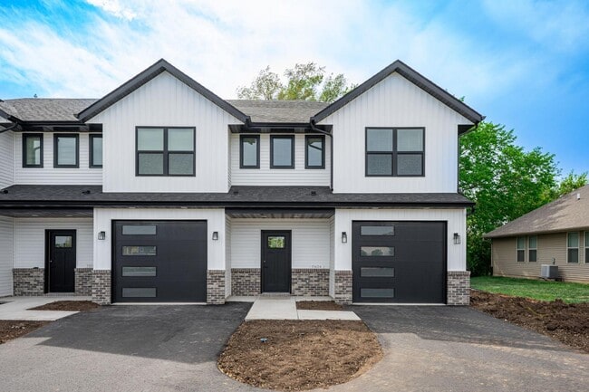 Building Photo - 11532 Willowbrook Rd